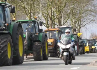 Bauernaufstand lähmt Deutschland Bauernaufstand lähmt Deutschland