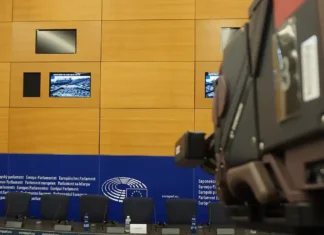 Eurokrat fordert EU-Sanktionen gegen Tucker Carlson Eurokrat fordert EU-Sanktionen gegen Tucker Carlson